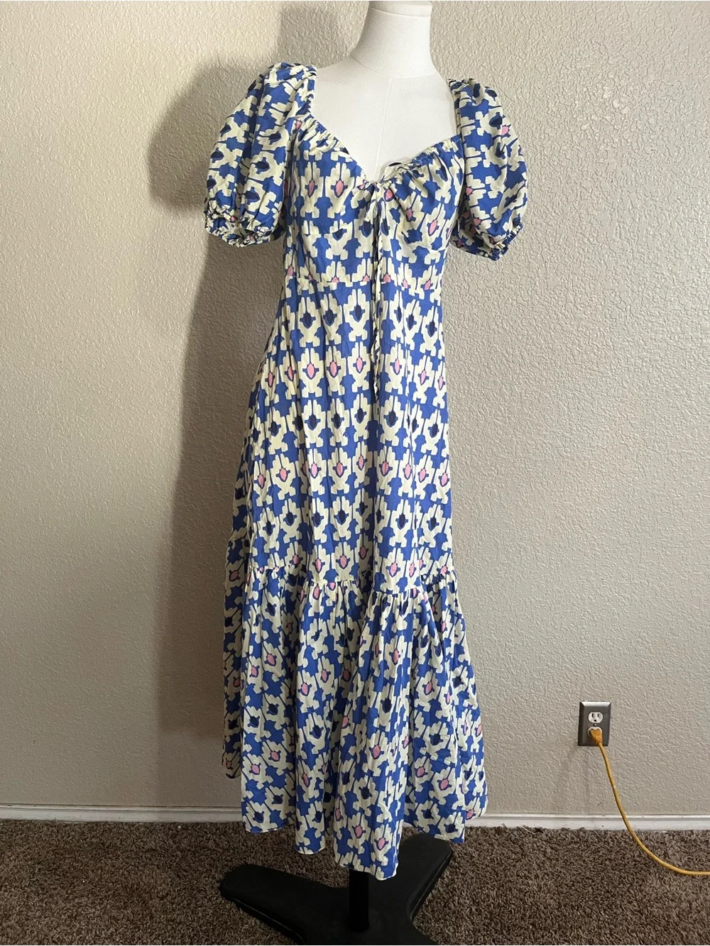 Zara Blue and Cream Puff-Sleeve Midi Dress - Picture 2 of 10